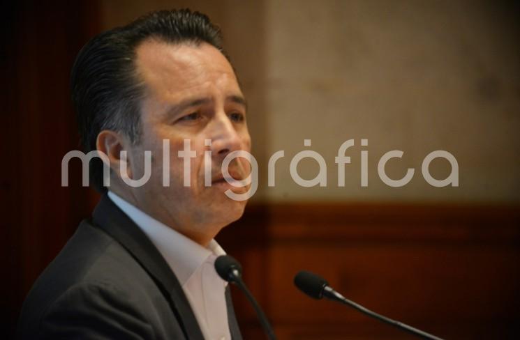 l gobernador Cuitláhuac García Jiménez presentó la Estrategia de Vacunación Masiva para acelerar el Plan Nacional en la presente etapa que corresponde a personas de 50 a 59 años de edad y mujeres embarazadas y en las siguientes, a fin de contribuir a la meta estimada por la Federación de llegar a un 80% de inmunización contra el COVID-19 hacia octubre.

