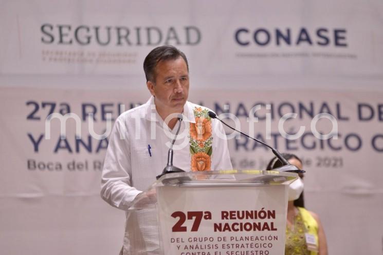 Al destacar la eficacia de la coordinación entre instancias de procuración de justicia y seguridad pública federales y estatales, mediante la estrategia para la Construcción de la Paz, el gobernador Cuitláhuac García Jiménez inauguró la 27 Reunión Nacional del Grupo de Planeación y Análisis Estratégico contra el Secuestro en esta ciudad.