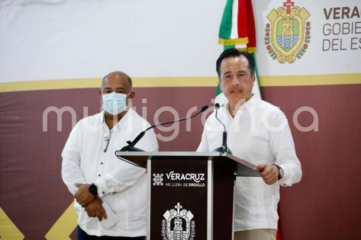 El Gobernador Cuitláhuac García dio a conocer que la Comisión Estatal de Atención Integral a Víctimas dará seguimiento al caso de los adolescentes fallecidos en Amatlán de los Reyes durante la agresión a elementos de Fuerza Civil; precisó que sus familias no tuvieron que ver con la toma de la caseta de Fortín, ni que ésta aconteciera en manifestación por tales hechos.