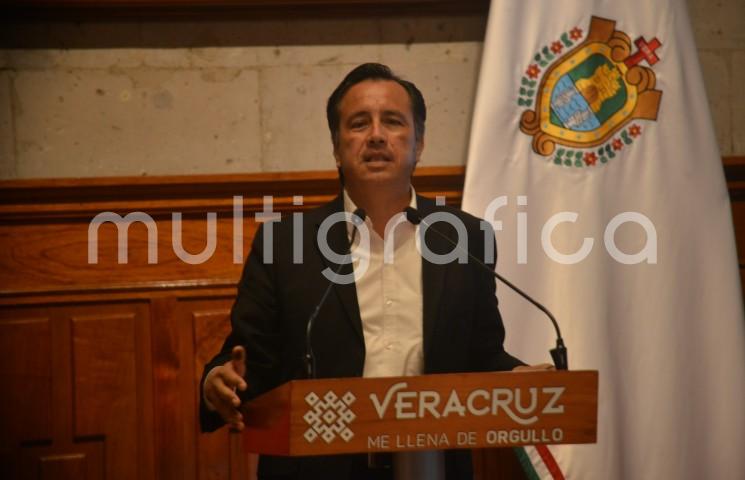 El gobernador Cuitláhuac García descalificó la actuación del INE para la consulta ciudadana realizada el domingo, al <em> persistir estructuras de poder que actuaron en defensa de ex presidentes</em>.