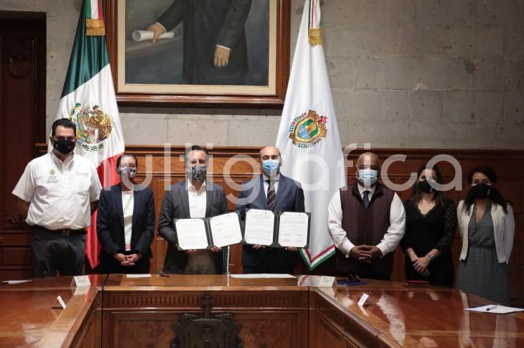 El Gobierno de Veracruz y el Programa de las Naciones Unidas para el Desarrollo (PNUD) signaron un convenio de colaboración a fin de que los 212 municipios integren en sus administraciones las guías de los planes de desarrollo sostenible, con enfoque en la Agenda 2030. 