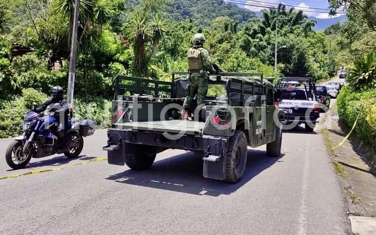 Tensión en la zona centro del estado al desatarse los ataques de la delincuencia contra bases de las fuerzas del orden, luego de que estos últimos realizaran un operativo en una casa de seguridad en  en Campo Grande, Ixtaczoquitlán, Veracruz.