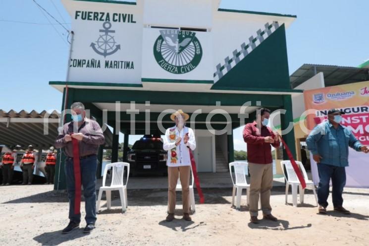  Con mejor seguridad pública se fortalece el combate a la pesca furtiva y el abigeato, delitos que afectan las actividades productivas de la zona, destacó el gobernador Cuitláhuac García Jiménez al inaugurar el módulo de la Compañía Marítima de la Fuerza Civil en la localidad Cucharas. 