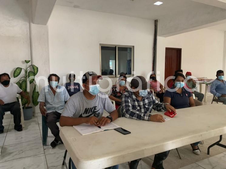 Productores de plátano y cítricos del municipio de San Rafael, en rueda de prensa solicitaron a los tres niveles de gobierno, la instrumentación de un programa que los apoye ante la pérdida parcial o total de sus cultivos.

