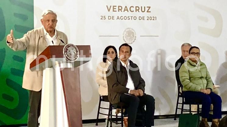 El Presidente Andrés Manuel López Obrador pidió a los afectados por el huracán Grace tener confianza en su gobierno, de que los apoyos se entregarán adecuadamente. Se hará un censo al igual que se hizo en Tabasco, dijo, y el apoyo no será por un importe determinado, sino por lo que sea necesario. 