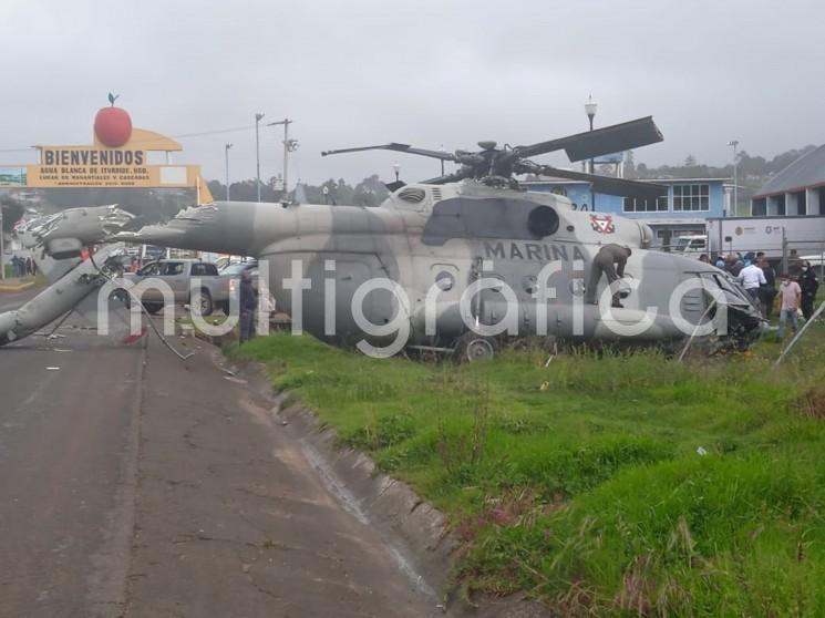 En redes sociales el Gobernador Cuitláhuac García confirmó la caída de un helicóptero de la Marina en Agua Blanca Iturbide, Hidalgo, en el cual viajaba el Secretario de Gobierno, Eric Cisneros, quien al igual que los demás tripulantes están a salvo, sólo con golpes leves. 