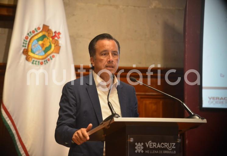 Al presentar el informe de las acciones de atención los días 28 y 29 de agosto, en beneficio de la población afectada por el huracán Grace, el gobernador Cuitláhuac García Jiménez dio a conocer que en 12 municipios de la Huasteca Baja y la zona costera han sido entregados 27 mil 828 insumos básicos.