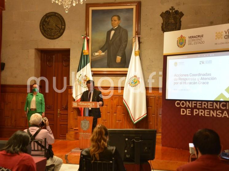 Con la entrega de 181 mil 583 insumos diversos en 25 municipios avanza la recuperación de miles de habitantes afectados por el huracán Grace, expresó el Gobernador Cuitláhuac García en su conferencia de prensa. 