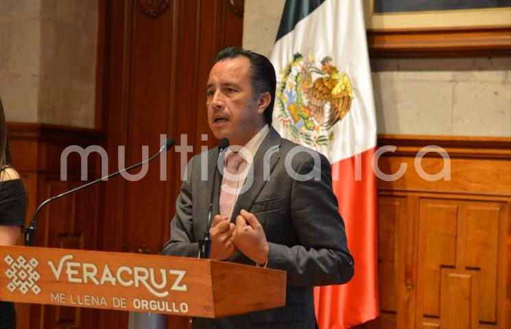 Gracias a la coordinación de los tres niveles de gobierno, han sido entregados 600 mil 278 insumos a la población de 30 municipios afectados por el huracán Grace, misma que estará recibiendo en los próximos días recursos para la reparación de viviendas y recuperación de cultivos por pérdida, expresó el gobernador Cuitláhuac García Jiménez.