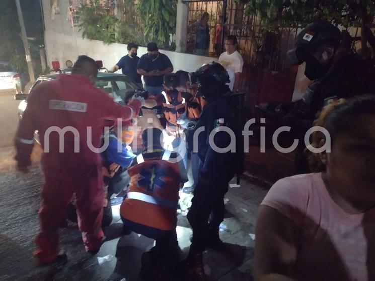 Cinco mujeres resultaron lesionadas por su propia mascota, en su domicilio de la ciudad de Papantla, luego de que el pitbull se descontrolara y las atacara. Solo una de ellas presenta heridas de consideración, sin embargo el can fue sacrificado ya que había reportes previos sobre su agresividad. 