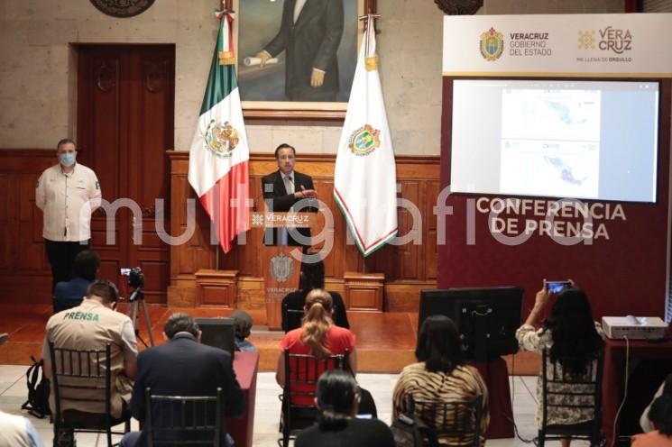  El gobernador Cuitláhuac García Jiménez afirmó que Veracruz empieza a figurar entre los estados más seguros del país, tras presentar gráficas del Instituto Nacional de Estadística y Geografía (INEGI) que muestran una importante disminución delictiva por cada cien mil habitantes durante 2020.