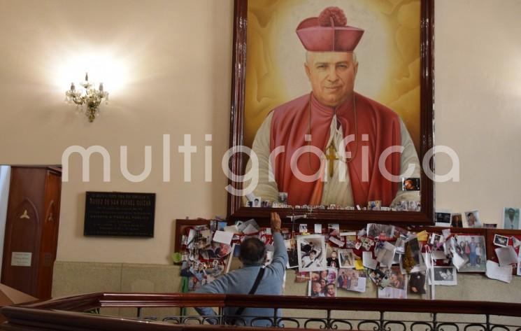 Este domingo se conmemora la festividad de San Rafael Guízar y Valencia, por lo que desde hace una semana las visitas a la tumba del Santo Obispo se han incrementado.