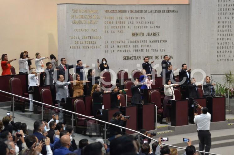 Este viernes 5 de noviembre quedó legalmente constituida e instalada la LXVI Legislatura del Estado de Veracruz de Ignacio de la Llave, en la que sus 50 integrantes rindieron la protesta de ley  para el periodo comprendido entre el 5 de noviembre de 2021 y el 2 de noviembre de 2024.