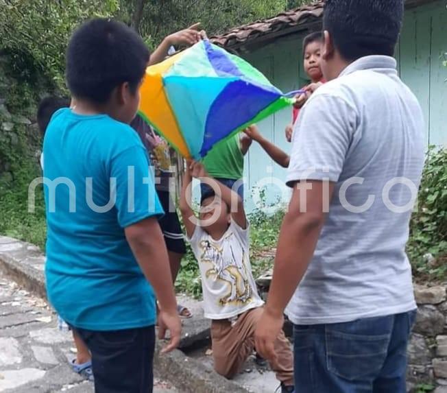 Luego de que el año pasado el tradicional Festival de Globos de papel de china se suspendiera en Zozocolco, Ver., este fin de semana, el cielo de ese sitio mágico de la Sierra Totonaca, volvió a llenarse de colores.