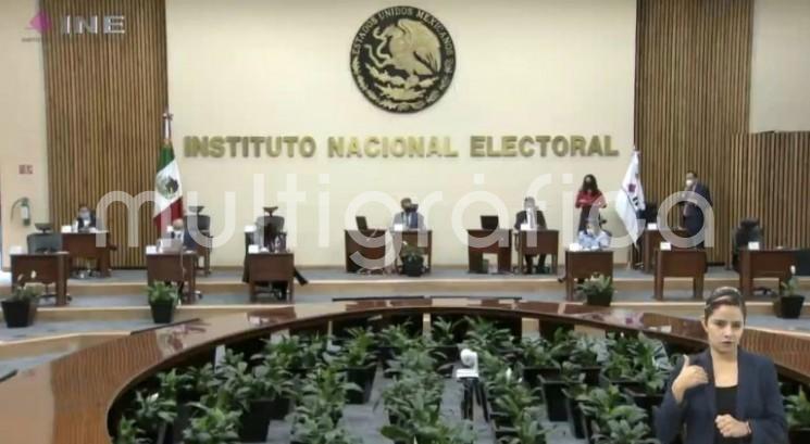 El Consejo General del Instituto Nacional Electoral (INE) aprobó por unanimidad modificaciones a los Lineamientos de Revocación de Mandato en acato a una sentencia del TEPJF, y ya que la <em> revisión de miles y probablemente millones de formatos de papel obliga al INE a dedicar más tiempo para verificar y validar los más de 2.7 millones de apoyos ciudadanos</em> la jornada de votación pasa del domingo 27 de marzo al domingo 10 de abril de 2022. 