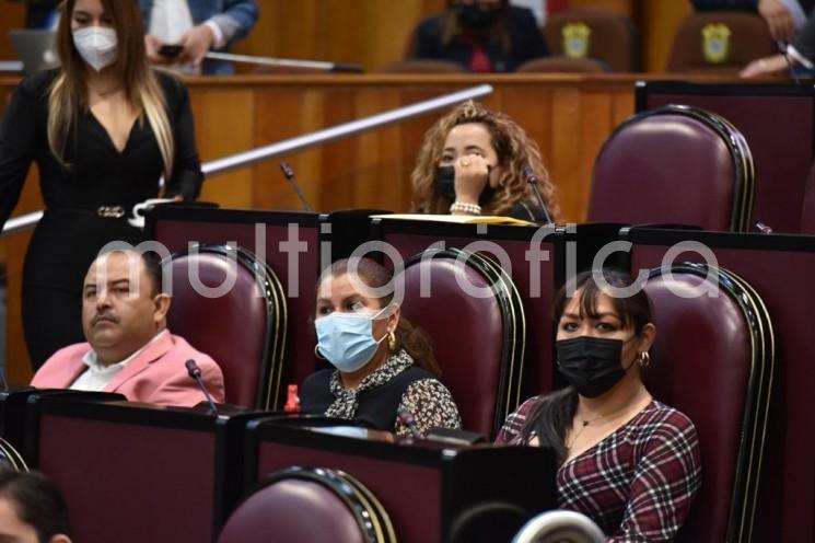 En la segunda sesión ordinaria y de conformidad con el artículo 28 de la Ley Orgánica del Poder Legislativo, el diputado Juan Javier Gómez Cazarín, coordinador del Grupo Legislativo de Morena en este Congreso, informó a la Mesa Directiva sobre la aceptación de las diputadas Lidia Irma Mezhua Campos y Perla Eufemia Romero Rodríguez, como nuevas integrantes de esta bancada.