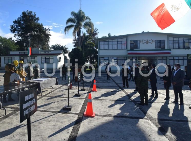  Con la presencia del gobernador Cuitláhuac García Jiménez, la Secretaría de la Defensa Nacional (SEDENA) llevó a cabo la inutilización de 710 armas de fuego decomisadas, que habían sido empleadas en actos ilícitos, refrendando así el compromiso de coadyuvar a la construcción de un país más seguro y en paz.