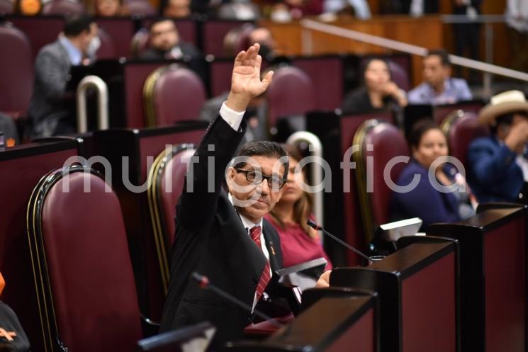 El diputado Fernando Arteaga Aponte, presentó un Anteproyecto con Punto de Acuerdo, mediante el cual exhorta a alcaldes de Veracruz y Medellín de Bravo, al Instituto Metropolitano del Agua (IMA), Grupo Metropolitano de Agua y Saneamiento SAPI S.A. de C.V., a emprender las acciones necesarias para garantizar a la población, la prestación puntual y sin interrupciones del servicio de agua y taponeo de drenaje de aguas residuales.

