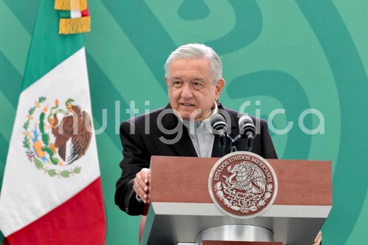 Durante su conferencia de prensa de este sábado, el Presidente Andrés Manuel López Obrador confirmó que a partir del próximo martes iniciará la aplicación de una dosis de reforzamiento de la vacuna anti COVID, para adultos mayores de 65 años, excepto para los que hayan recibido la Pfizer.  