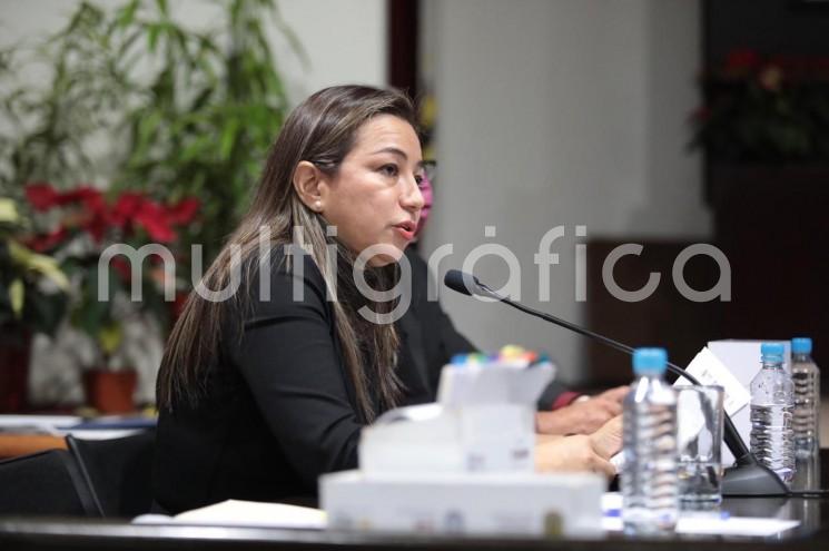 En el Gobierno de la Cuarta Transformación trabajamos para combatir la corrupción, vigilar el manejo del presupuesto y romper el círculo de la impunidad, afirmó la titular de la Contraloría General del Estado (CGE), Mercedes Santoyo Domínguez, al comparecer con motivo del Tercer Informe del gobernador Cuitláhuac García Jiménez.

