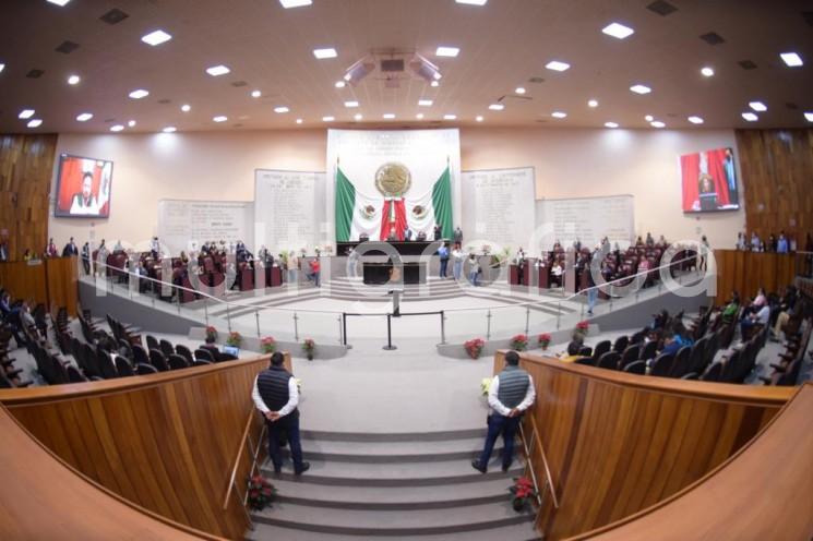 La presidenta de la Mesa Directiva del Congreso instruyó remitir a la Comisión Permanente de Organización Política y Procesos Electorales, para el trámite legislativo correspondiente, el informe del actuario de la Secretaría General de Acuerdos del TEV, respecto a la sentencia dictada dentro del expediente del recurso de inconformidad TEV-RIN-242/2021 y acumulados, en el que se declara la nulidad de la elección de ediles del ayuntamiento de Veracruz.