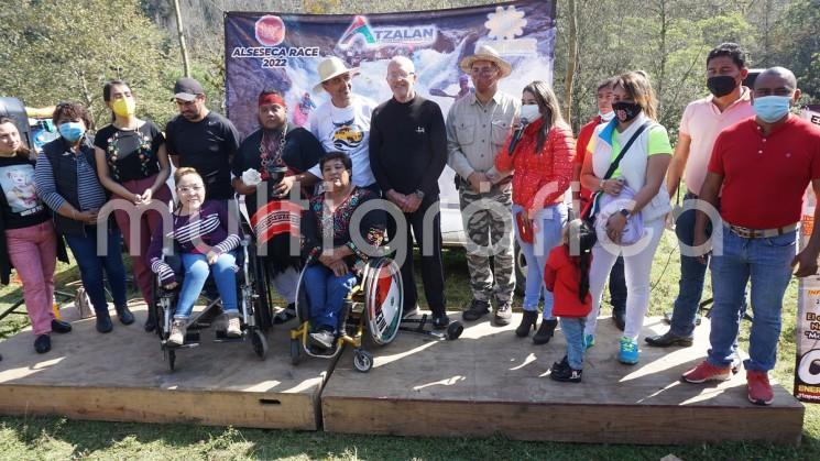  Todo un éxito resultó la catorceava carrera de kayaks durante el fin de semana en el rio Alseseca.