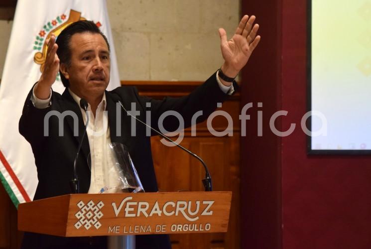 El que nada debe nada teme, expresó el Gobernador de Veracruz, al no rechazar se investigue a su administración por presuntos nexos con grupos delincuenciales, y señalar que la investigación también debería hacerse a sus antecesores. 