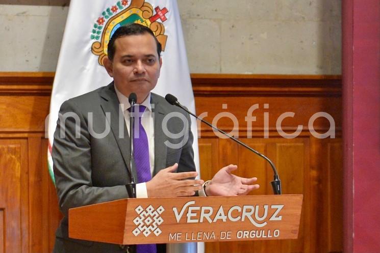  Víctor Hugo Cisneros Hernández, director de RTV, informó que el Gobierno del Estado aseguró un nuevo título de concesión para Radiotelevisión de Veracruz (RTV) con vigencia de 15 años, otorgado por el Instituto Federal de Telecomunicaciones (IFT) el 15 de diciembre de 2021; estará al aire una vez que el organismo haya validado los parámetros técnicos de operación de la antena transmisora.