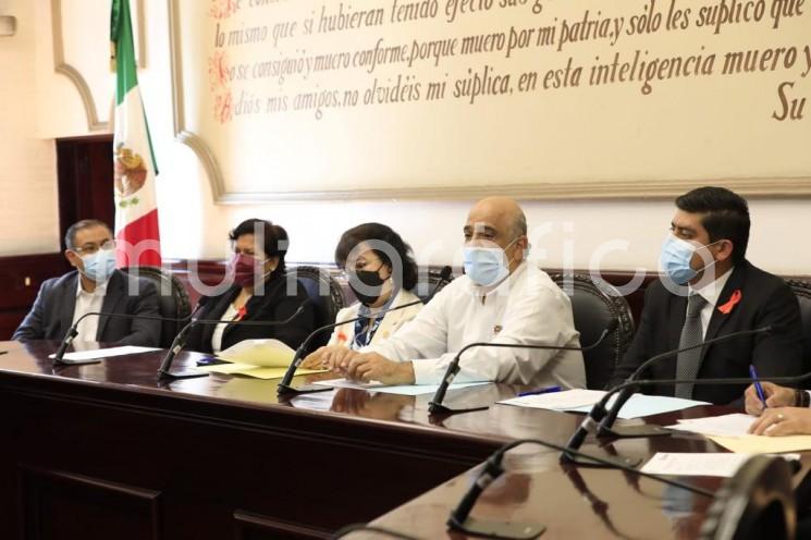  Para dar cumplimiento formal a uno de los principales objetivos de la Administración Municipal de Xalapa, se realizó la instalación de la Comisión edilicia de Transparencia y Acceso a la Información.

