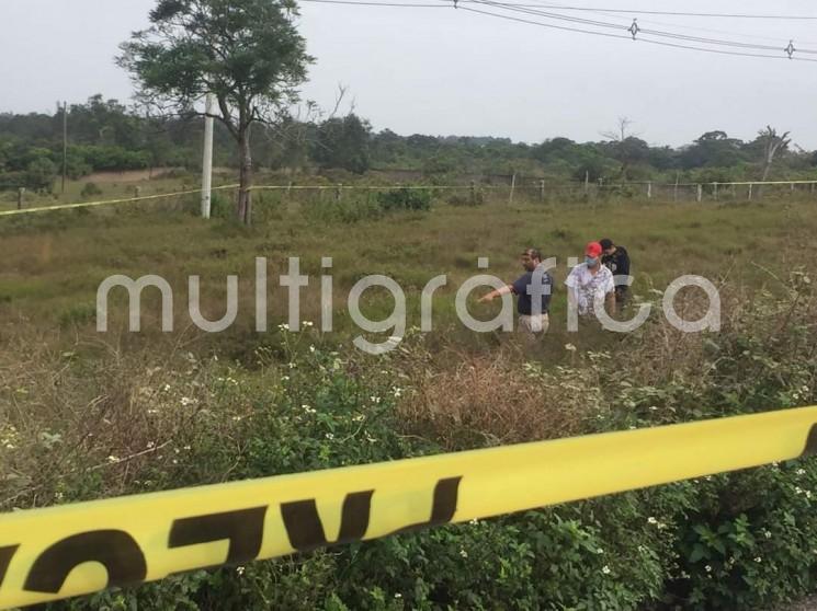 Los cuerpos de dos personas, en avanzado estado de descomposición fueron localizados este miércoles sobre la carretera Cosoleacaque-Nueva Teapa a la altura del congregación de Mapachapa.