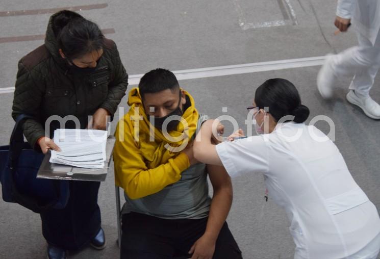  La Secretaría de Salud informa que se encuentra abierto el registro para la aplicación de la vacuna de refuerzo contra COVID-19 en personas de 30 a 39 años, el cual se puede realizar a través de la página de internet mivacuna.salud.gob.mx