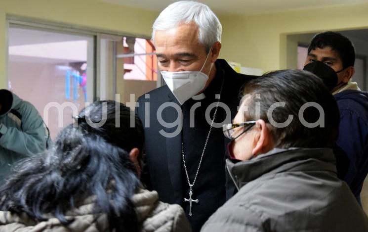 El arzobispo de Xalapa, Jorge Carlos Patrón Wong, visitó las instalaciones de la asociación AHTECA (Ayúdame Hermano Tengo Cáncer). Ungió a varios enfermos y sostuvo varios encuentros con algunos beneficiados de este albergue.