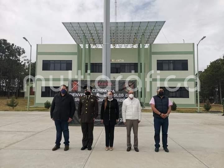 Este sábado se dio la bienvenida a soldados de la clase 2003, anticipados y remisos en un evento que se llevó a cabo en las instalaciones del 111 Batallón de Infantería con sede en Perote, siendo el anfitrión el Capitán Segundo de Infantería Fernando Castro Lizárraga, encargado del 111/o. Batallón de Infantería.