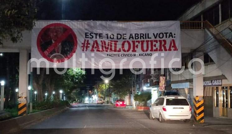 
<em<Están en su libertad. Nada más les pedimos que cuiden las formas. Para que sea legal. Están en plena libertad. No es extraño. Es parte de lo que hoy el INE ha puesto a manos de los ciudadanos</em>: Cuitláhuac García