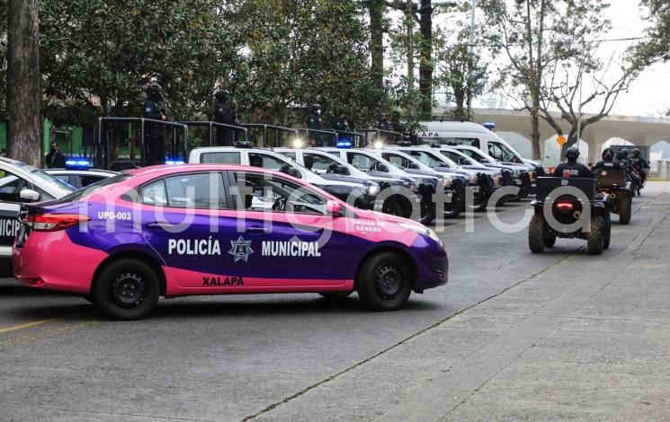 El Ayuntamiento de Xalapa y el empresariado local, rehabilitaron unidades de seguridad. Con ello, más de 40 patrullas se reintegran al servicio de las y los xalapeños. 