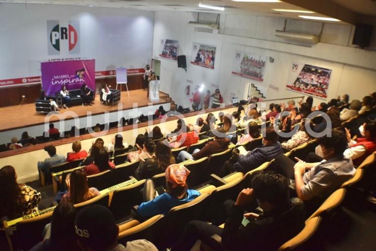 Mujeres Jóvenes en Veracruz, del Organismo Nacional de Mujeres Priistas, convocó al conversatorio <em>Mujeres que Inspiran</em>,  en el marco del Día Internacional de la Mujer.