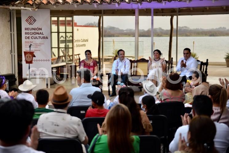 Con el objetivo de informar sobre los proyectos que realizan las secretarías de cultura de la zona sur del país en conjunto con la federación y otros estados, los días 31 de marzo y 1 de abril se llevó a cabo la Reunión Regional Sur de Cultura 2022, con sede en el Centro Cultural del Sotavento, espacio ubicado en Tlacotalpan, Veracruz.