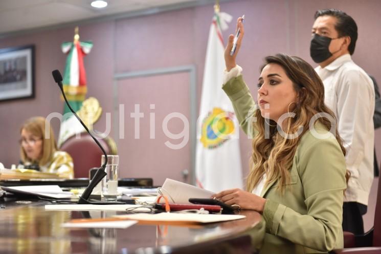 En nombre del grupo legislativo del Partido Revolucionario Institucional (PRI), la diputada Anilú Ingram Vallines presentó un Anteproyecto con Punto de Acuerdo mediante el cual se prevé exhortar a la Secretaría de Educación de Veracruz (SEV) a que, en cumplimiento con la ley, publique a la brevedad el Manual de Apoyo a Docentes en Trastorno del Espectro Autista y el Protocolo de Actuación para la Atención de las Personas con Trastorno del Espectro Autista. 