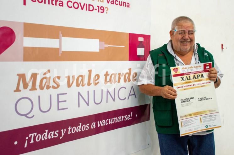 El Delegado de Programas para el Desarrollo, Manuel Huerta Ladrón de Guevara, informó que las jornadas de vacunación <em>Más vale tarde que nunca</em> para la población que no se haya inmunizado, o tenga alguna dosis de rezago, avanza en Veracruz con la apertura de Macro-Centros; entre los municipios que mañana inician actividad están Veracruz y Boca del Río, y el próximo lunes iniciará en Xalapa.