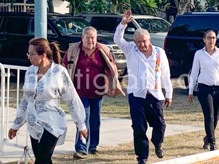 Durante la visita del Presidente de la República, Andrés Manuel López Obrador; anunció que actualmente 2 millones 58 mil de veracruzanos reciben al menos un Programa Social, que equivale al 90-95% y en breve se llegará al 100 por ciento de la población. 