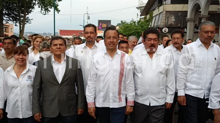  El Gobernador de Veracruz, Cuitláhuac García Jiménez, encabezó el  desfile conmemorativo al Día del Trabajo, junto a funcionarios estatales en Xalapa.