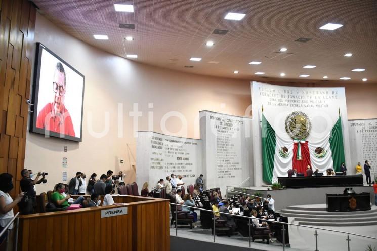 Mediante una iniciativa de reforma a la Ley de Aguas del Estado de Veracruz de Ignacio de la Llave, el Grupo Legislativo del Partido Revolucionario Institucional (PRI) propuso garantizar el acceso al agua como derecho humano y hacerlo siempre asequible a la población, a la par de otros que dependen del vital líquido o están relacionados.