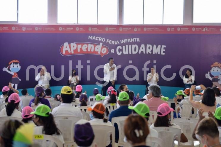 Este jueves el gobernador Cuitláhuac García Jiménez inauguró la Macro Feria Infantil Aprendo a cuidarme, que tendrá lugar en esta ciudad y puerto del 26 al 29 de mayo, con la participación de 13 dependencias estatales encabezadas por la Secretaría de Protección Civil (PC).