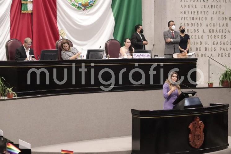 La diputada Anilú Ingram Vallines presentó al Pleno de la LXVI Legislatura una iniciativa con proyecto de decreto que reformaría disposiciones del Código Penal estatal para sancionar a quienes encubran a presuntos feminicidas o que los ayuden a huir.