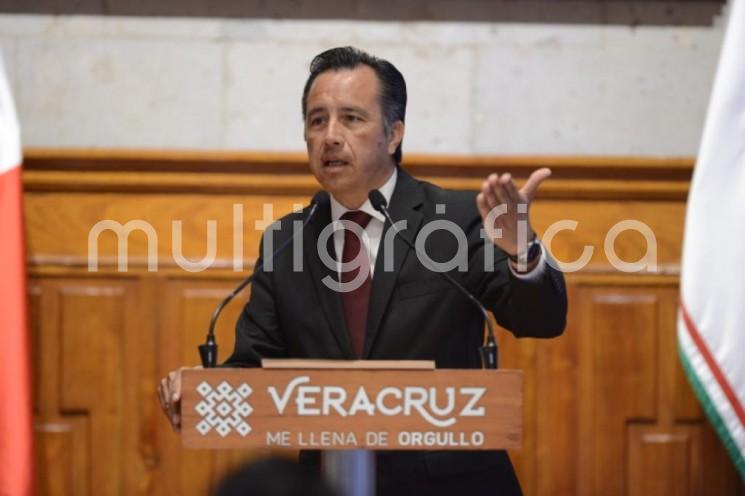 Mediante pronunciamiento oficial, el gobernador Cuitláhuac García Jiménez reiteró el rechazo de la administración que encabeza a la minería metal tóxica, toda vez que genera daños adversos e irreversibles a la biodiversidad, los ecosistemas y la salud de las y los veracruzanos.