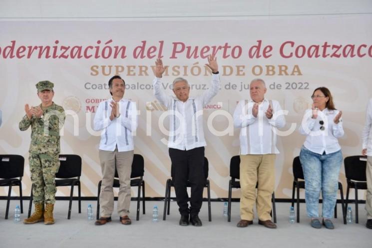 El presidente Andrés Manuel López Obrador junto con el gobernador Cuitláhuac García Jiménez supervisaron el avance de la modernización del Puerto de Coatzacoalcos, que forma parte del Corredor Interoceánico del Istmo de Tehuantepec (CIIT).