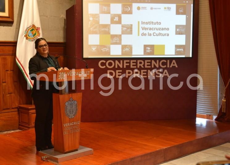 La titular del Instituto Veracruzano de la Cultura (IVEC), Silvia Alejandre Prado, mostró a medios de comunicación la agenda de los próximos meses en que los 14 recintos registrarán gran actividad para el público de todas las edades, la mayoría de forma gratuita, en una estrategia de recuperar espacios para la cultura y las artes. 