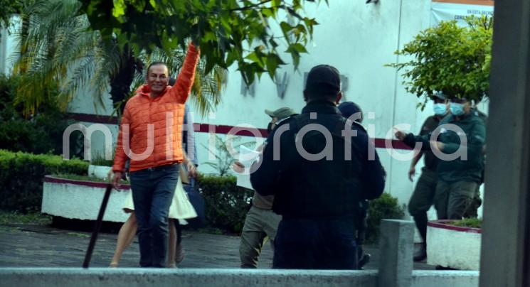 Poco después de las ocho de la noche de este viernes, fue liberado José Manuel del Río Virgen del penal de Pacho Viejo, municipio de Coatepec 