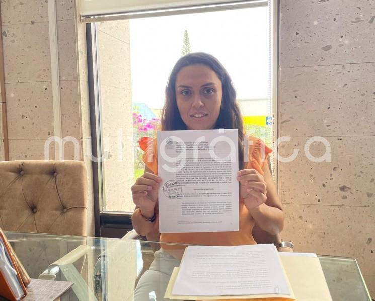 La diputada Ruth Callejas Roldán propuso, por medio de una iniciativa con proyecto de decreto, actualizar la Ley de Educación del Estado de Veracruz de Ignacio de la Llave, a fin de que las mujeres veracruzanas menores de edad que se encuentren embarazadas reciban el apoyo de los gobiernos estatal y municipal para el ejercicio de sus derechos a la educación y la salud.

