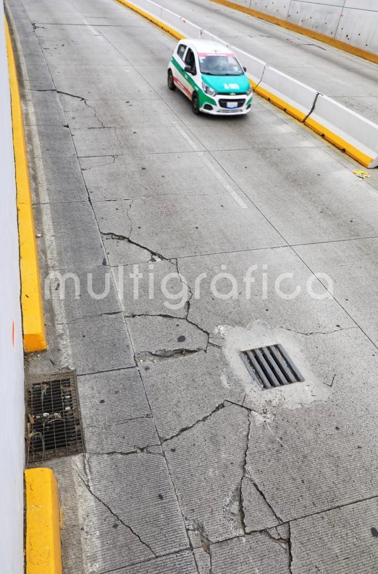 A partir de las 6:00 horas de este lunes, iniciarán las trabajos de demolición de losas en la parte inferior del puente de la Araucaria y  sustitución de losas de concreto hidráulico en la avenida Lázaro Cárdenas Por lo que se pide utilizar vías alternas. 